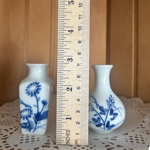 Vintage Miniature Blue & White Ceramic Vases Floral Pattern Small Bud Vase China - Picture 2 of 6